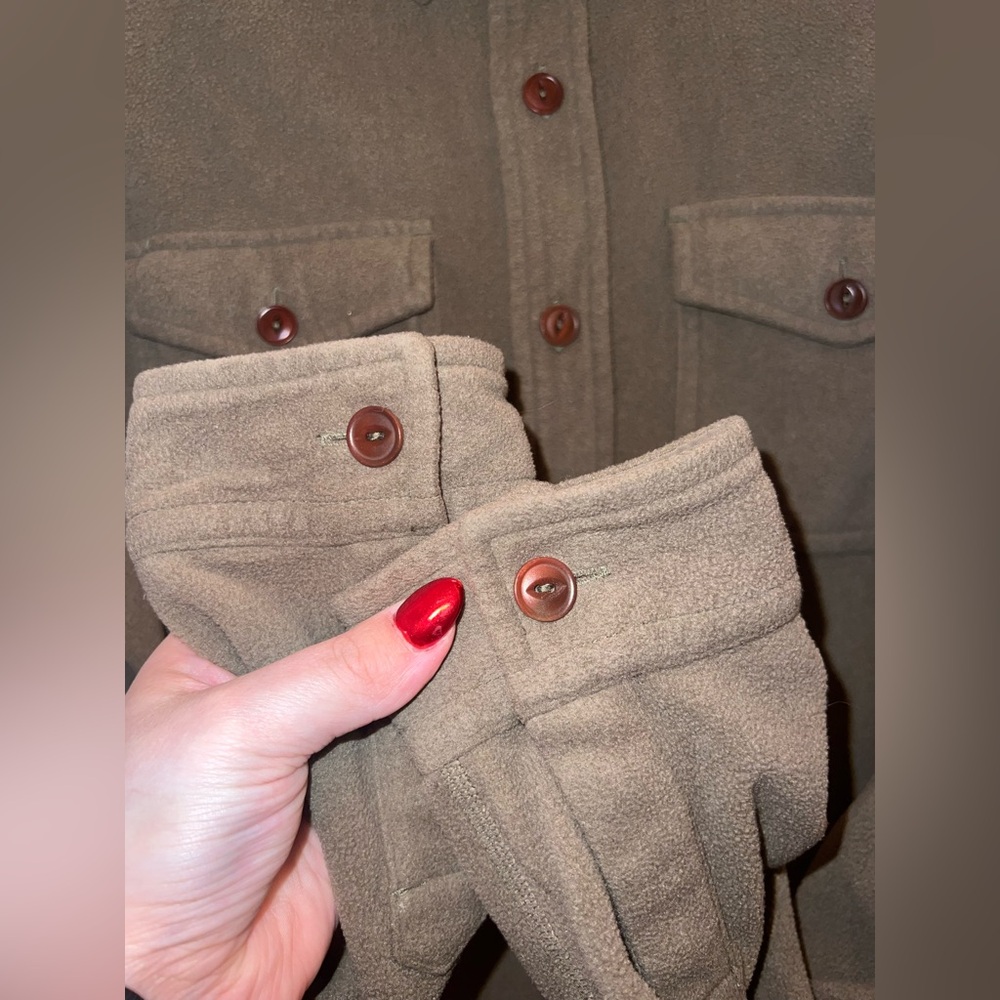 Vuori Men’s Fleece Shirt Jacket Button Up Taupe Brown Size Small EUC - Picture 7 of 13
